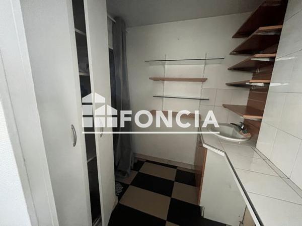 Location Local commercial 4 pièces 81.4 m² - Chilly Mazarin 91380