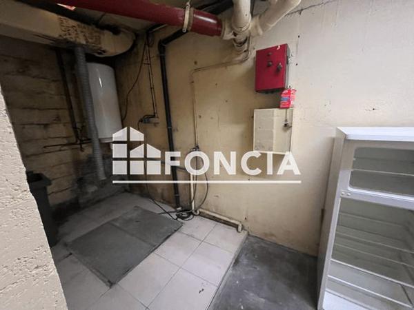 Location Local commercial 4 pièces 81.4 m² - Chilly Mazarin 91380