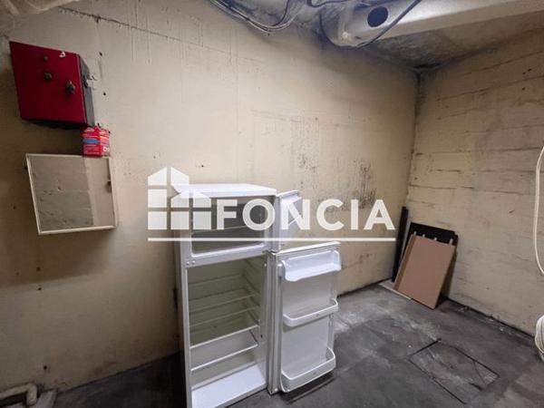 Location Local commercial 4 pièces 81.4 m² - Chilly Mazarin 91380