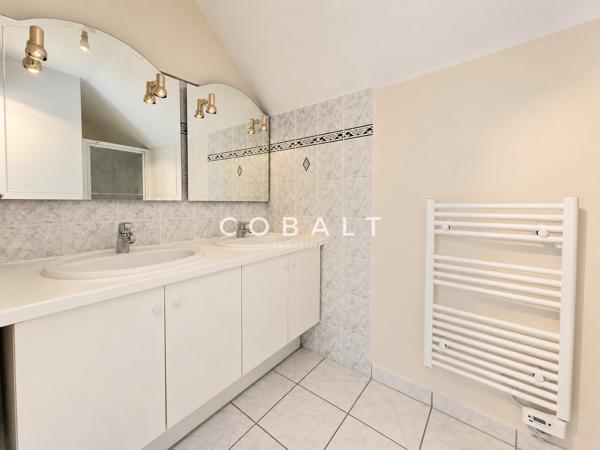 Appartement Duplex - 2 chambres - 47 m² - Place de stationnement + Cave - La Baule centre Proche Marché