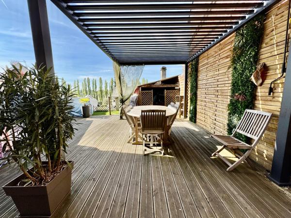 Maison de bourg 3 chambres avec jardin et appartement à rénover