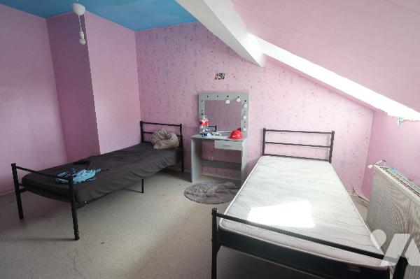 Idéal investisseur ! 
Maison proche de toutes les commodités, 4 chambres, jardin - Louée 565 €/mois.