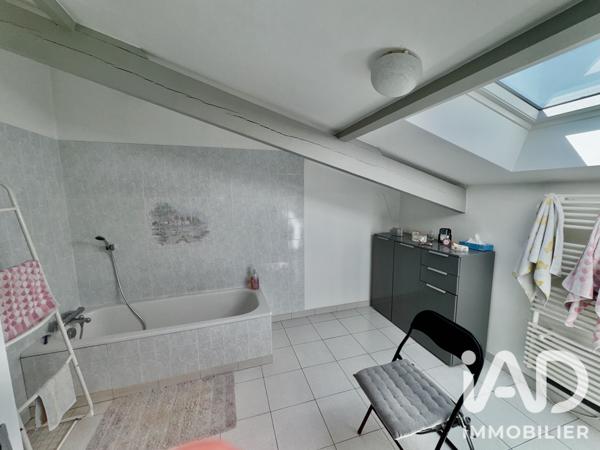 Immeuble à vendre 248 m² Yvré-le-Pôlin