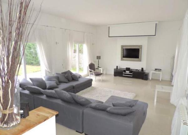 Maison 8 pièces 241.31 m2