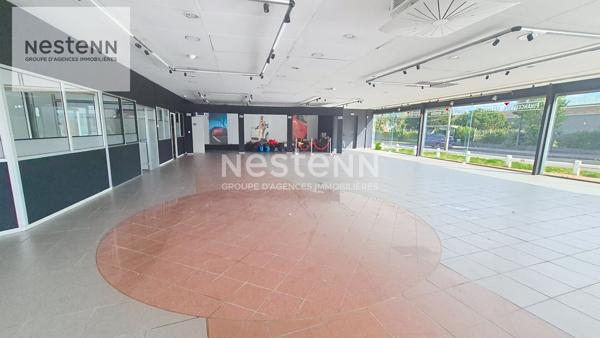 Location d'un local commercial Calais "SHOWROOM" de 650 m² avec places de parking
