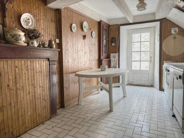 Immeuble d'habitation  et commerce de 177 m2 en centre ville