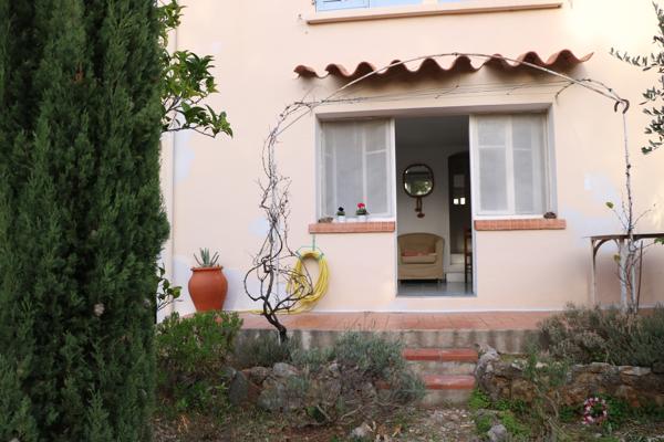 PENTES FARON-Grand studio meublé avec jardin et terrasse