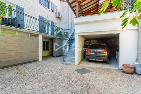 ENSEMBLE IMMOBILIER AVEC MAISON DE 182 m² 4 CHAMBRES - COEUR DU VILLAGE - GARAGE ET LOCAL COMMERCIAL VERNAISON 69390