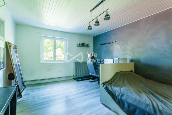 ENSEMBLE IMMOBILIER AVEC MAISON DE 182 m² 4 CHAMBRES - COEUR DU VILLAGE - GARAGE ET LOCAL COMMERCIAL VERNAISON 69390