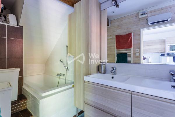 ENSEMBLE IMMOBILIER AVEC MAISON DE 182 m² 4 CHAMBRES - COEUR DU VILLAGE - GARAGE ET LOCAL COMMERCIAL VERNAISON 69390