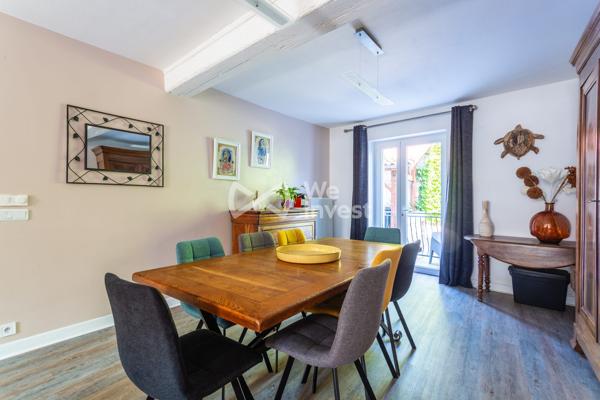 ENSEMBLE IMMOBILIER AVEC MAISON DE 182 m² 4 CHAMBRES - COEUR DU VILLAGE - GARAGE ET LOCAL COMMERCIAL VERNAISON 69390