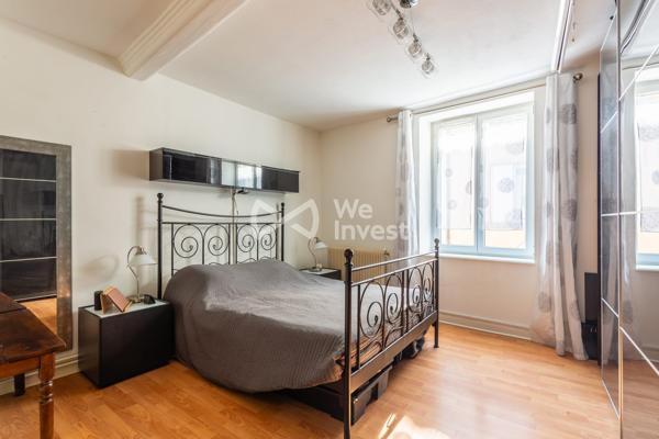 ENSEMBLE IMMOBILIER AVEC MAISON DE 182 m² 4 CHAMBRES - COEUR DU VILLAGE - GARAGE ET LOCAL COMMERCIAL VERNAISON 69390