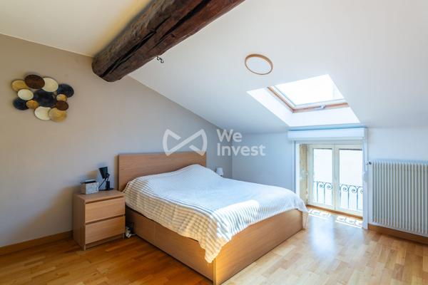 ENSEMBLE IMMOBILIER AVEC MAISON DE 182 m² 4 CHAMBRES - COEUR DU VILLAGE - GARAGE ET LOCAL COMMERCIAL VERNAISON 69390