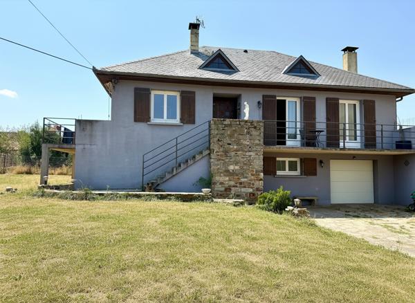 Maison Individuelle 130 m² - 5 pièces - 4 Chambres - Grand Garage - Jardin - Réquista. Requista