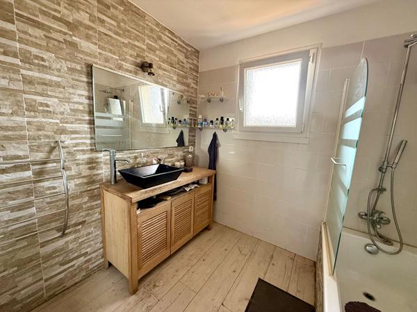 Maison Individuelle 130 m² - 5 pièces - 4 Chambres - Grand Garage - Jardin - Réquista. Requista