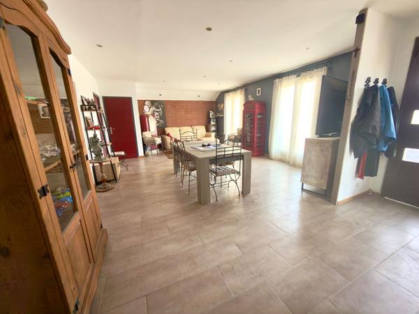 Maison Individuelle 130 m² - 5 pièces - 4 Chambres - Grand Garage - Jardin - Réquista. Requista