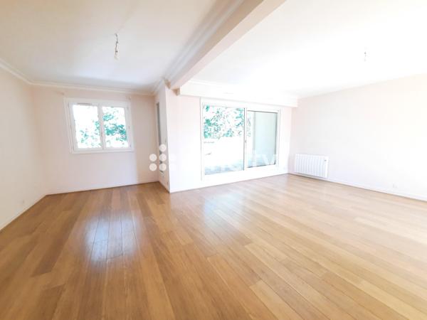 Appartement
         6 pièces
        - 117 m² 365 708 € *