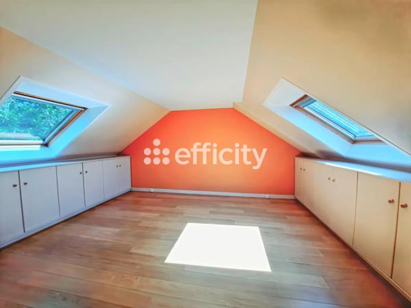 Appartement
         6 pièces
        - 117 m² 365 708 € *