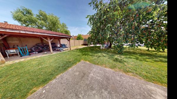 Maison familiale bourg de Chaingy 5 chambres garage, jardin.