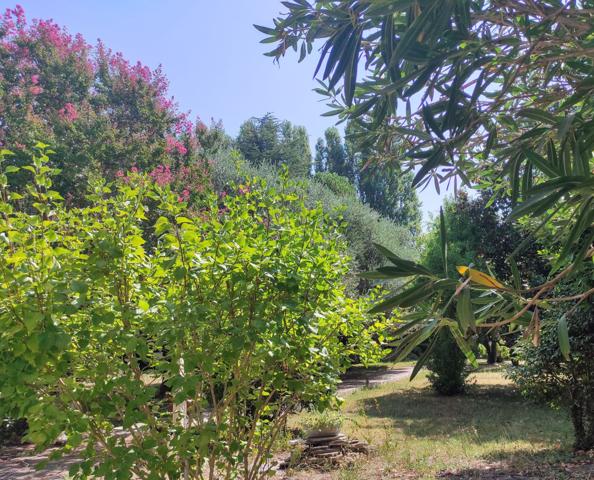 Saint-Ambroix (30500) SAINT-AMBROIX ANCIENNE FILATURE – DEUX HABITATIONS, ATELIER, TERRAIN