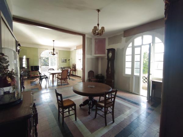 Saint-Ambroix (30500) SAINT-AMBROIX ANCIENNE FILATURE – DEUX HABITATIONS, ATELIER, TERRAIN