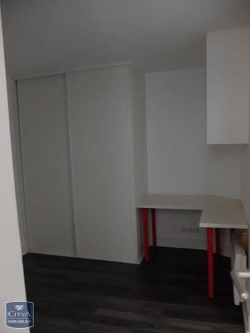 Appartement à louer 4 pièces 74.11m²