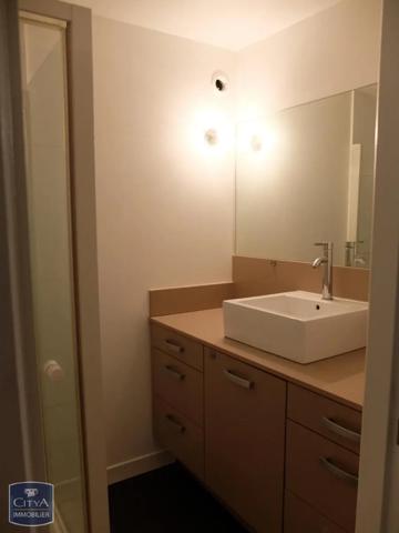 Appartement à louer 4 pièces 74.11m²