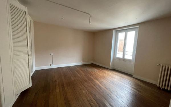 Maison à vendre    5 pièces • 128 m2 Chabanais