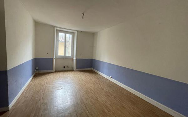 Maison à vendre    5 pièces • 128 m2 Chabanais