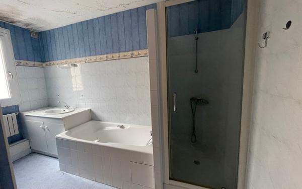 Maison à vendre    5 pièces • 128 m2 Chabanais