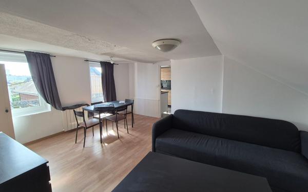 Appartement à louer    2 pièces • 33 m2 Caudebec-lès-Elbeuf