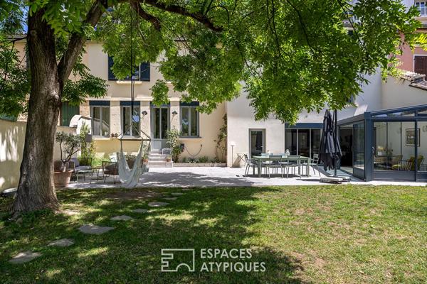 Maison ancienne à la rénovation d’architecte avec piscine, studio indépendant et stationnements à proximité du centre de la Croix-Rousse