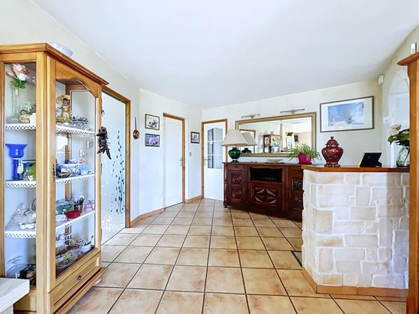 Maison T4 plain-pied avec piscine et sous-sol - Bruguières 31150