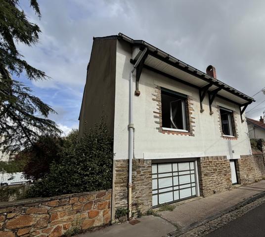 NANTES – LONGCHAMP / LA PERVERIE – MAISON 1900 À RÉINVENTER TERRAIN EN UMb
