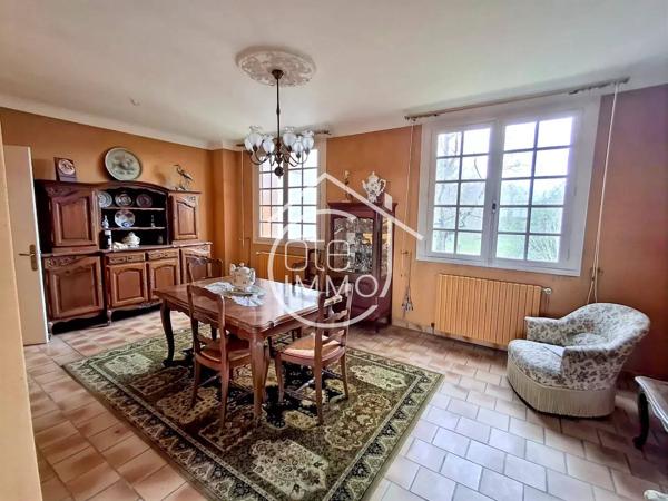 COURS-DE-PILE : Belle maison familiale 7 pièces de 183 m² avec jardin
