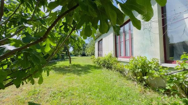Vente                                                      Maison
                        
                     4 pièces                      145 m2                     à Saint-Fargeau-Ponthierry