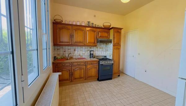 Vente                                                      Maison
                        
                     4 pièces                      145 m2                     à Saint-Fargeau-Ponthierry