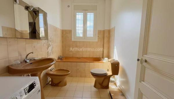 Vente                                                      Maison
                        
                     4 pièces                      145 m2                     à Saint-Fargeau-Ponthierry