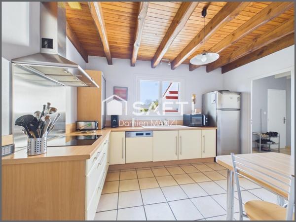 SUPERBE MAISON T7 AVEC PISCINE