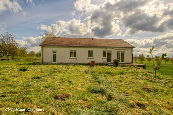 Dpt Moselle (57), à louer MOMERSTROFF maison P5 individuelle , plain pied avec garage et jardin
