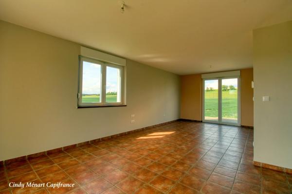 Dpt Moselle (57), à louer MOMERSTROFF maison P5 individuelle , plain pied avec garage et jardin