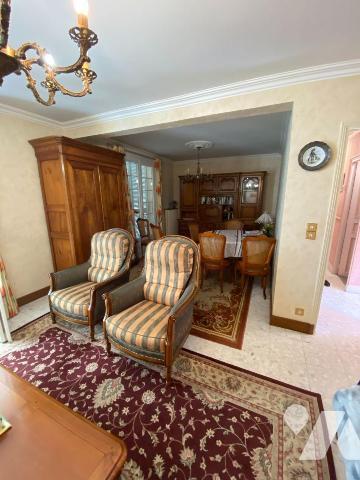 BARJOUVILLE, Secteur très recherché, nous vous proposons 
ce joli Pavillon sur sous-sol compos...