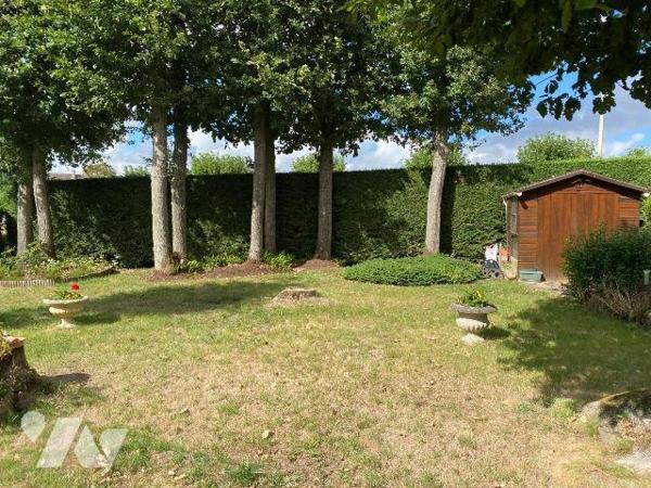 BARJOUVILLE, Secteur très recherché, nous vous proposons 
ce joli Pavillon sur sous-sol compos...