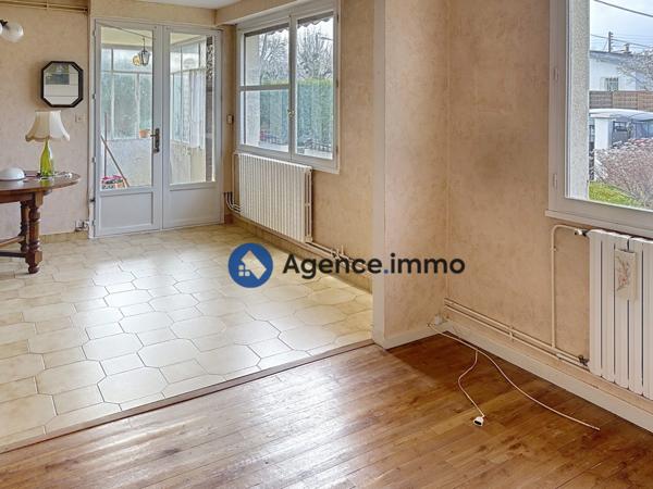 À vendre - Maison mitoyenne 1 côté, 4 pièces située à Tours (37100)