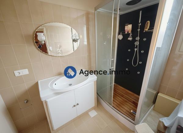 À vendre - Maison mitoyenne 1 côté, 4 pièces située à Tours (37100)