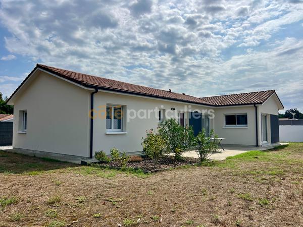 Vente
                Maison135 m² - 5 Pièces -
                    SAINT PIERRE DU MONT (40280)