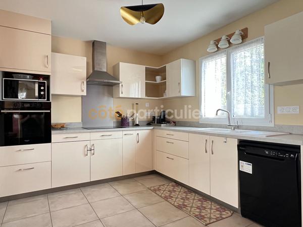 Vente
                Maison135 m² - 5 Pièces -
                    SAINT PIERRE DU MONT (40280)