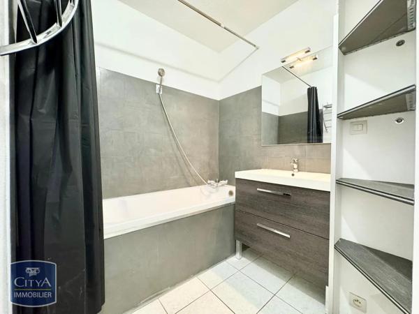 Appartement à louer 59.05m² Nîmes (30900)