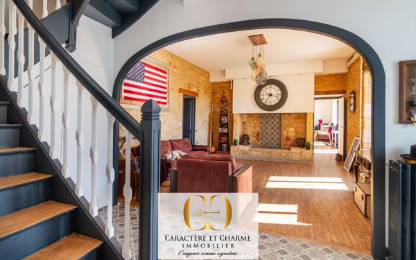 Sarlat-la-Canéda (24200) Propriété restaurée de 525 m2 - 2 gites - Dépendances - 1,7 hectares