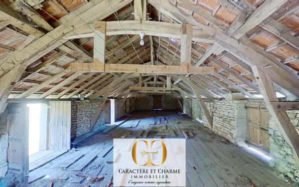 Sarlat-la-Canéda (24200) Propriété restaurée de 525 m2 - 2 gites - Dépendances - 1,7 hectares